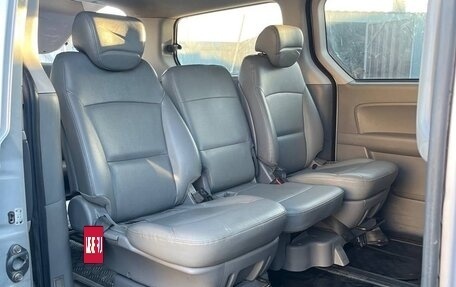 Hyundai Grand Starex Grand Starex I рестайлинг 2, 2014 год, 2 150 000 рублей, 13 фотография