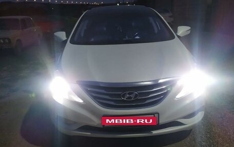 Hyundai Sonata VI, 2011 год, 1 600 000 рублей, 2 фотография