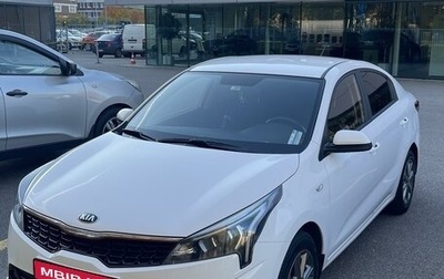 KIA Rio IV, 2021 год, 1 800 000 рублей, 1 фотография