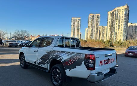 Mitsubishi L200 IV рестайлинг, 2023 год, 4 100 000 рублей, 15 фотография