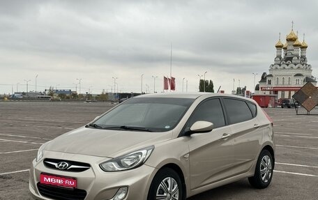 Hyundai Solaris II рестайлинг, 2011 год, 765 000 рублей, 1 фотография