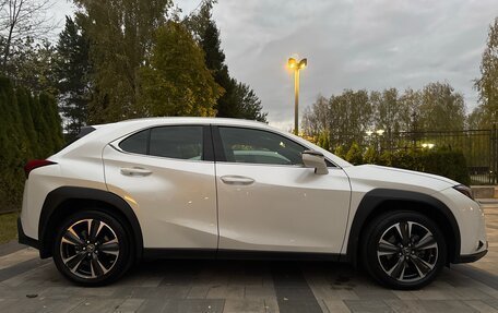 Lexus UX I, 2021 год, 3 300 000 рублей, 2 фотография