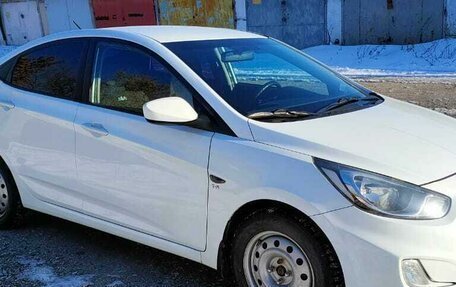 Hyundai Solaris II рестайлинг, 2012 год, 930 000 рублей, 5 фотография