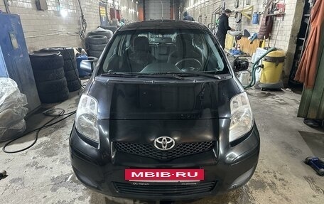 Toyota Yaris III рестайлинг, 2008 год, 450 000 рублей, 2 фотография