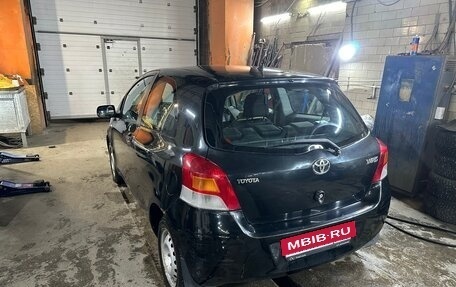 Toyota Yaris III рестайлинг, 2008 год, 450 000 рублей, 7 фотография