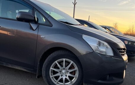 Toyota Verso I, 2011 год, 1 450 000 рублей, 25 фотография