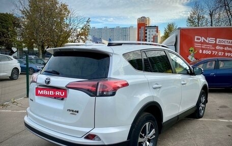 Toyota RAV4, 2018 год, 2 890 000 рублей, 6 фотография