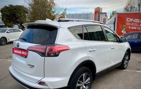 Toyota RAV4, 2018 год, 2 890 000 рублей, 10 фотография