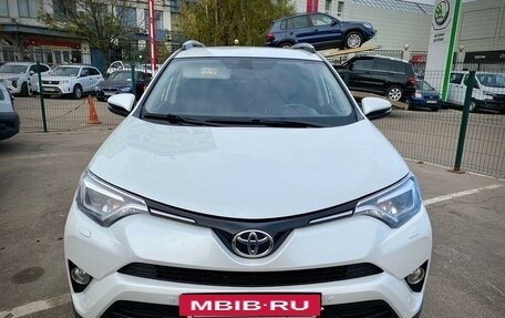 Toyota RAV4, 2018 год, 2 890 000 рублей, 12 фотография