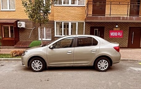 Renault Logan II, 2017 год, 945 000 рублей, 2 фотография