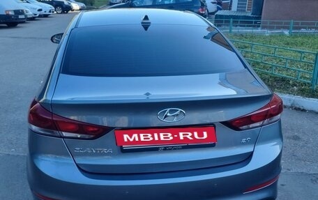 Hyundai Elantra VI рестайлинг, 2018 год, 1 900 000 рублей, 5 фотография