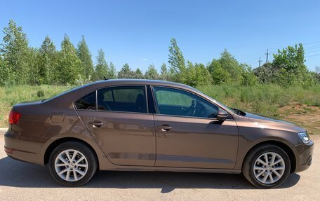 Volkswagen Jetta VI, 2013 год, 1 000 000 рублей, 13 фотография