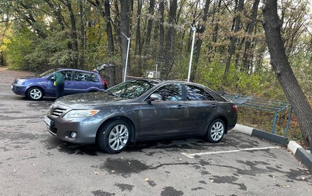 Toyota Camry, 2011 год, 1 750 000 рублей, 2 фотография