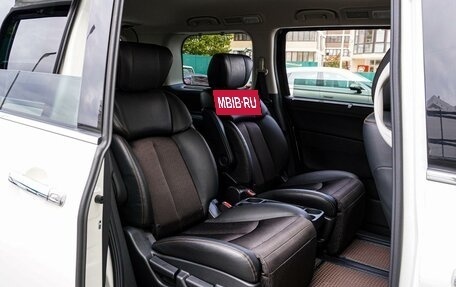 Nissan Elgrand III, 2017 год, 2 930 000 рублей, 10 фотография