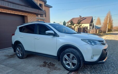 Toyota RAV4, 2015 год, 2 215 000 рублей, 3 фотография