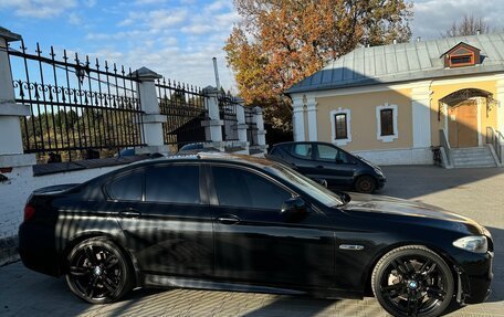 BMW 5 серия, 2011 год, 1 950 000 рублей, 2 фотография