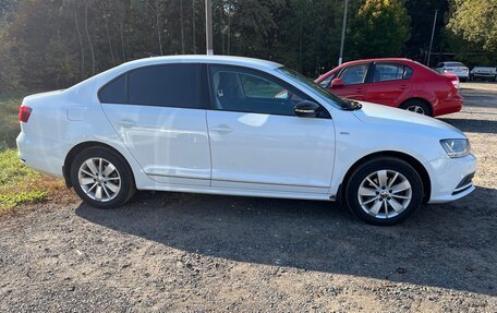 Volkswagen Jetta VI, 2017 год, 1 550 000 рублей, 10 фотография