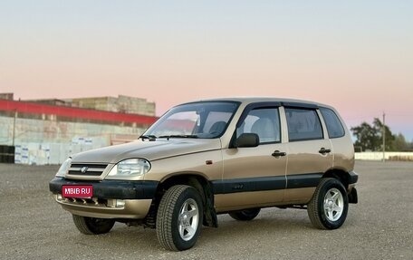 Chevrolet Niva I рестайлинг, 2005 год, 400 000 рублей, 1 фотография