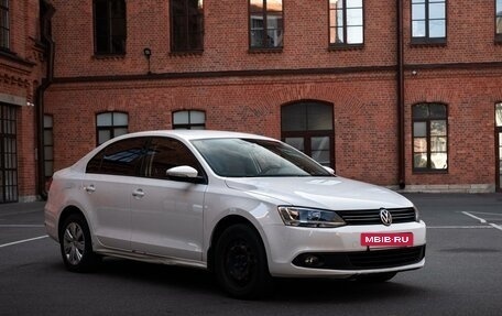 Volkswagen Jetta VI, 2015 год, 1 000 000 рублей, 3 фотография