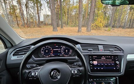 Volkswagen Tiguan II, 2018 год, 3 050 000 рублей, 29 фотография