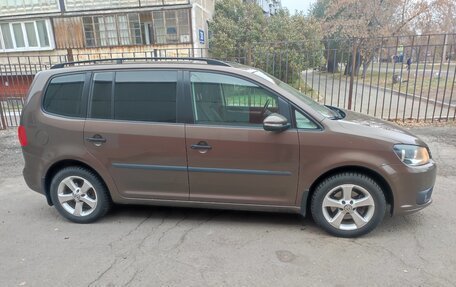 Volkswagen Touran III, 2012 год, 1 050 000 рублей, 13 фотография