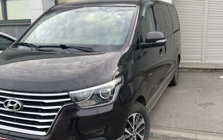 Hyundai Grand Starex Grand Starex I рестайлинг 2, 2018 год, 4 100 000 рублей, 7 фотография