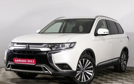 Mitsubishi Outlander III рестайлинг 3, 2020 год, 2 248 667 рублей, 1 фотография