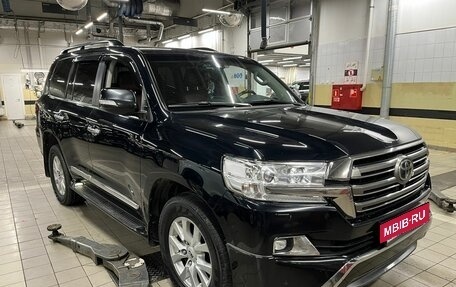 Toyota Land Cruiser 200, 2016 год, 5 350 000 рублей, 2 фотография