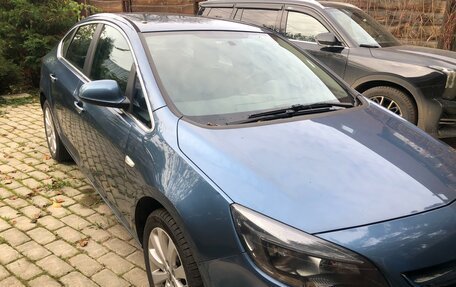 Opel Astra J, 2013 год, 900 000 рублей, 2 фотография