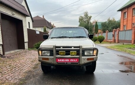 Nissan Terrano II рестайлинг, 1993 год, 1 000 000 рублей, 3 фотография