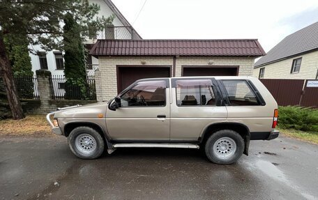 Nissan Terrano II рестайлинг, 1993 год, 1 000 000 рублей, 11 фотография