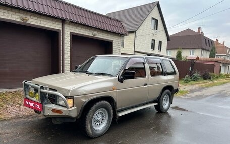 Nissan Terrano II рестайлинг, 1993 год, 1 000 000 рублей, 4 фотография