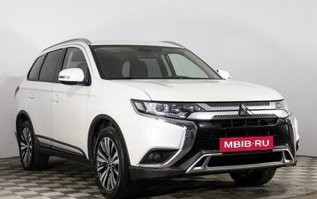 Mitsubishi Outlander III рестайлинг 3, 2020 год, 2 248 667 рублей, 3 фотография