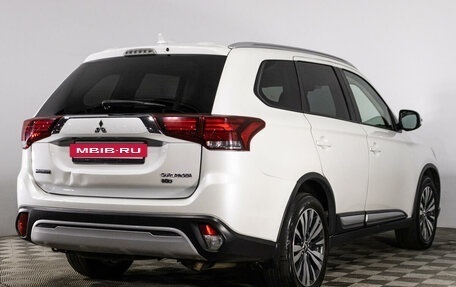 Mitsubishi Outlander III рестайлинг 3, 2020 год, 2 248 667 рублей, 5 фотография