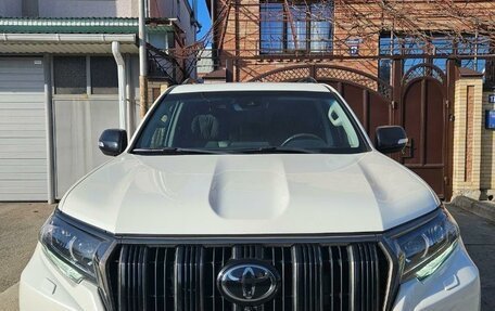 Toyota Land Cruiser Prado 150 рестайлинг 2, 2020 год, 8 500 000 рублей, 10 фотография