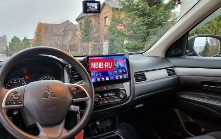 Mitsubishi Outlander III рестайлинг 3, 2017 год, 1 850 000 рублей, 5 фотография