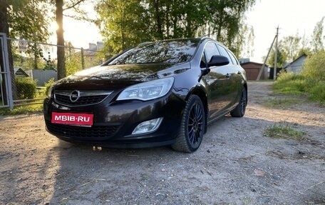 Opel Astra J, 2012 год, 840 000 рублей, 1 фотография