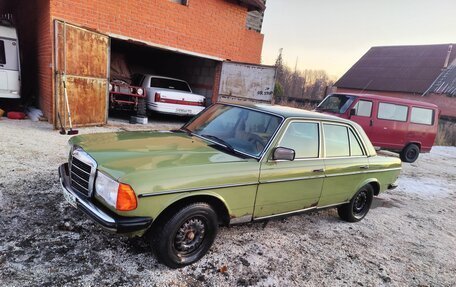 Mercedes-Benz W123, 1980 год, 145 000 рублей, 3 фотография