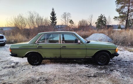 Mercedes-Benz W123, 1980 год, 145 000 рублей, 2 фотография