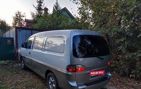 Hyundai Starex I рестайлинг, 2006 год, 680 000 рублей, 2 фотография