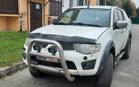 Mitsubishi L200 IV рестайлинг, 2011 год, 1 100 000 рублей, 3 фотография