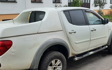 Mitsubishi L200 IV рестайлинг, 2011 год, 1 100 000 рублей, 7 фотография