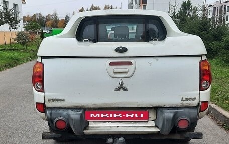 Mitsubishi L200 IV рестайлинг, 2011 год, 1 100 000 рублей, 6 фотография