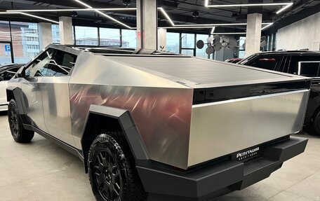 Tesla Cybertruck, 2024 год, 39 990 000 рублей, 8 фотография