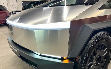 Tesla Cybertruck, 2024 год, 39 990 000 рублей, 13 фотография