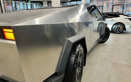 Tesla Cybertruck, 2024 год, 39 990 000 рублей, 16 фотография