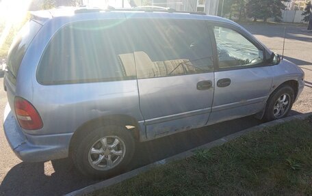 Chrysler Voyager III, 1995 год, 190 000 рублей, 2 фотография