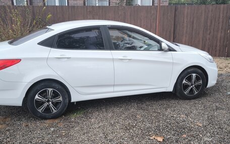 Hyundai Solaris II рестайлинг, 2013 год, 950 000 рублей, 4 фотография