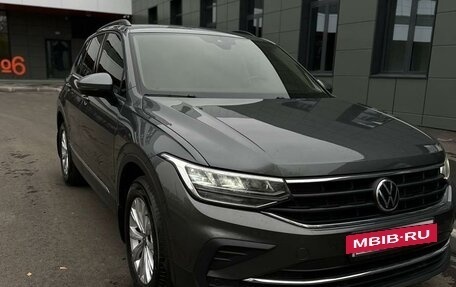 Volkswagen Tiguan II, 2021 год, 3 500 000 рублей, 2 фотография