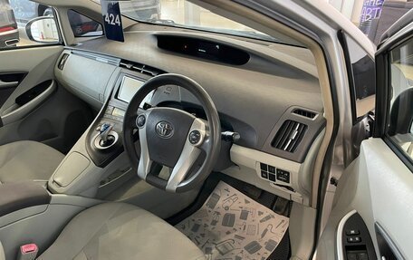 Toyota Prius, 2010 год, 1 209 009 рублей, 10 фотография